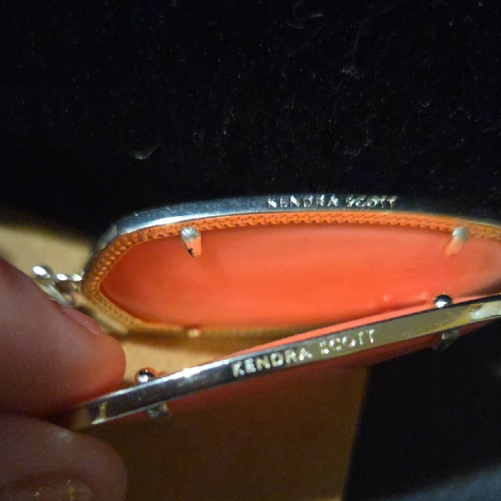 🚨2 For $40🚨Kendra Scott Elle Coral, Gold Plated Earrings - Picture 2 of 4
